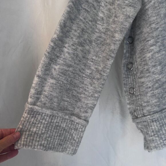 Very J Soft Knit Sweater Side Snaps Pullover Neutral Minimalist Basic Size Small - Picture 2 of 10